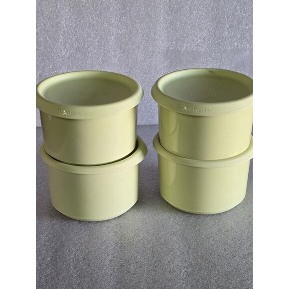 Tupperware Other - Tupperware One Touch Canister With Seal Light Green 2.25 cup / 575ml Set Of 4 XX